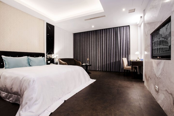 Room 12 of 86