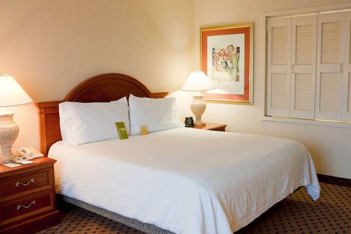 1 King Bed (1 of 20)