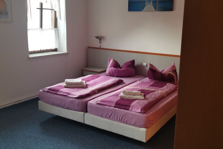 Room 2 of 7