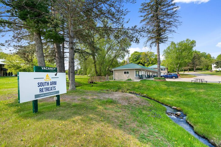South Arm Retreats Standard Room 2 in East Jordan, MI