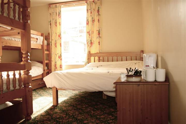 Room 7 of 114