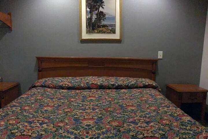 Room 26 of 46
