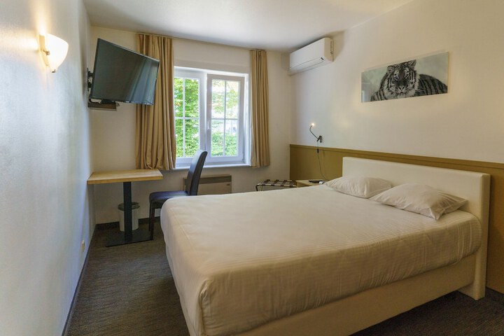 Room 21 of 43