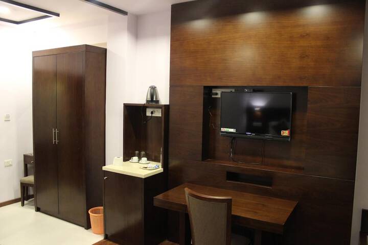 Room 14 of 64