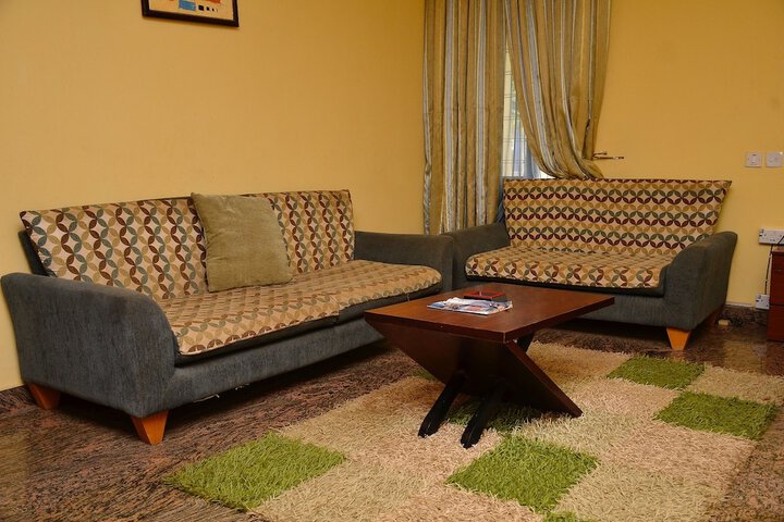 Room 9 of 94