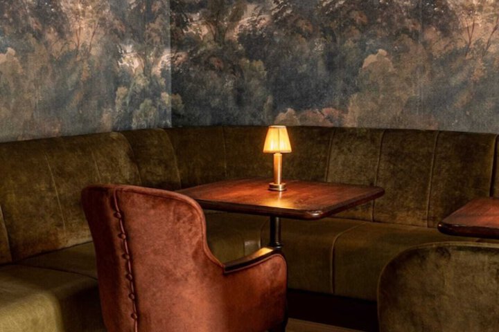 Lounge 63 of 67