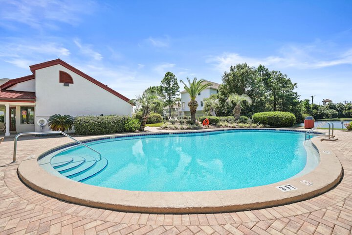 Pool 84 of 156
