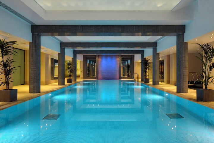 Hotel Pool