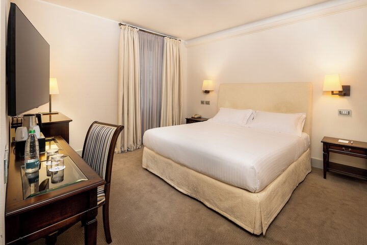 Room 5 of 48