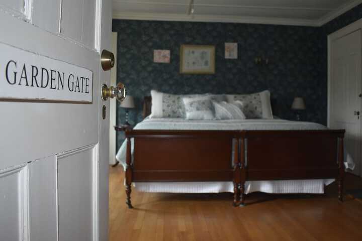 Room 3 of 64
