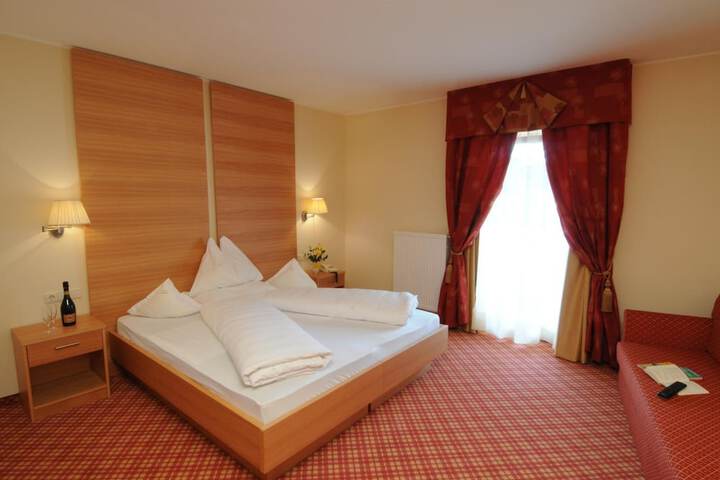 Room 8 of 39