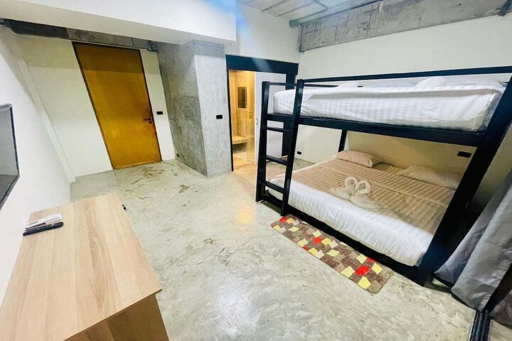Room 12 of 34