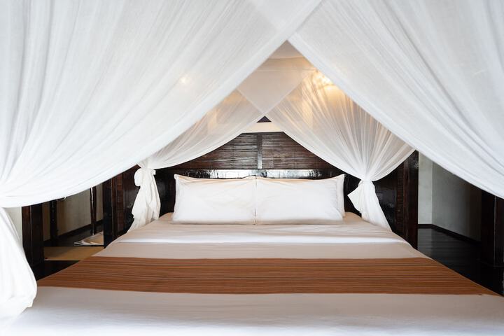 Room 4 of 48