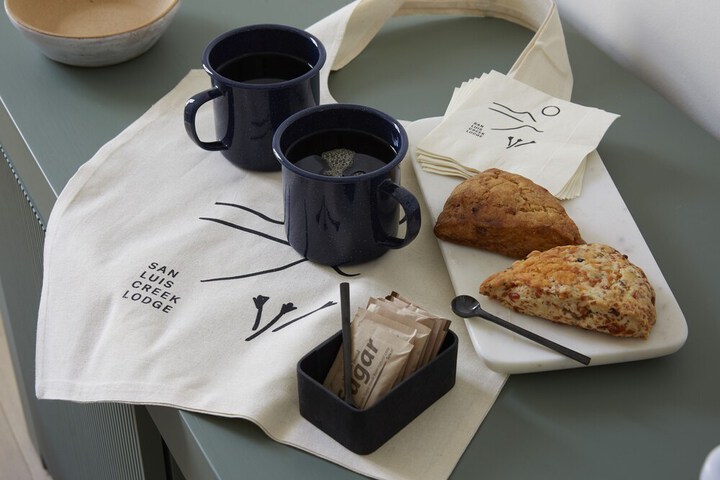 Breakfast/Coffee Service 17 of 32
