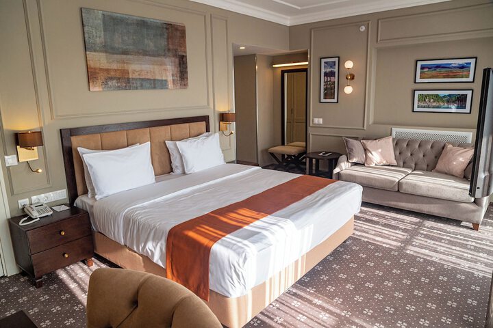 Room 10 of 71