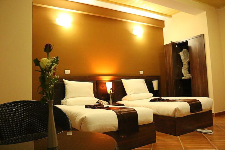 Room 7 of 40