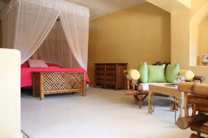 Room 7 of 16