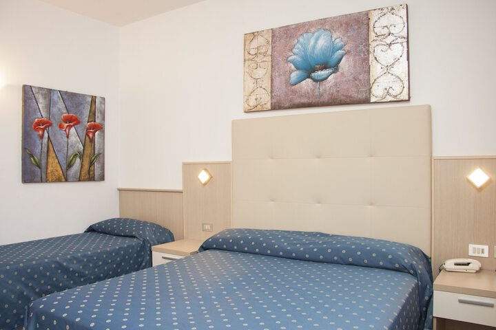 Room 8 of 62