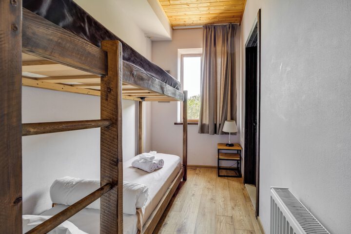 Room 28 of 138
