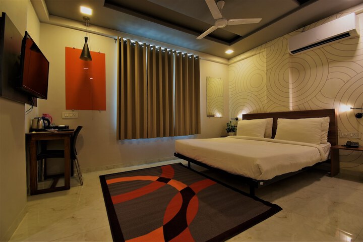 Room 6 of 31