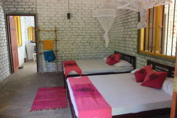 Room 7 of 11