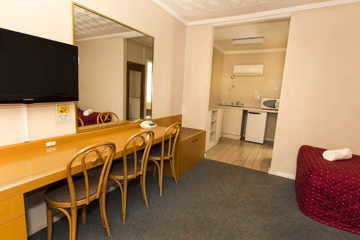 Room 10 of 31