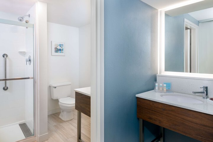 Bathroom shower