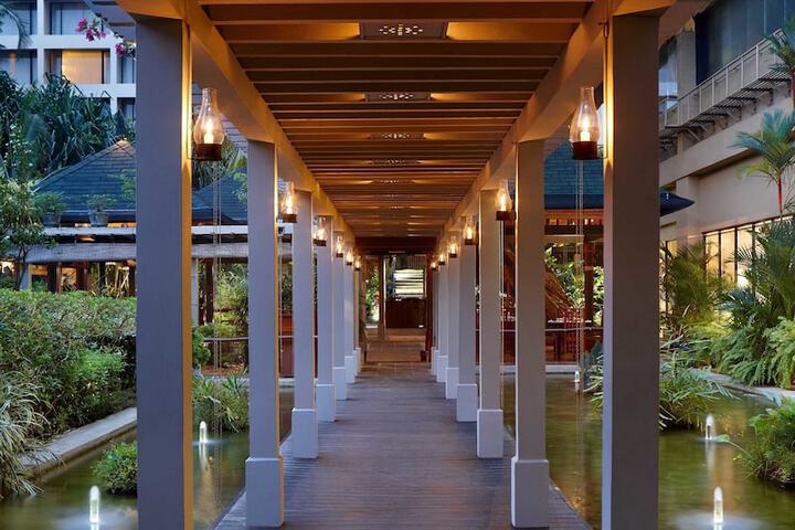 Hotel Exterior 115 of 130