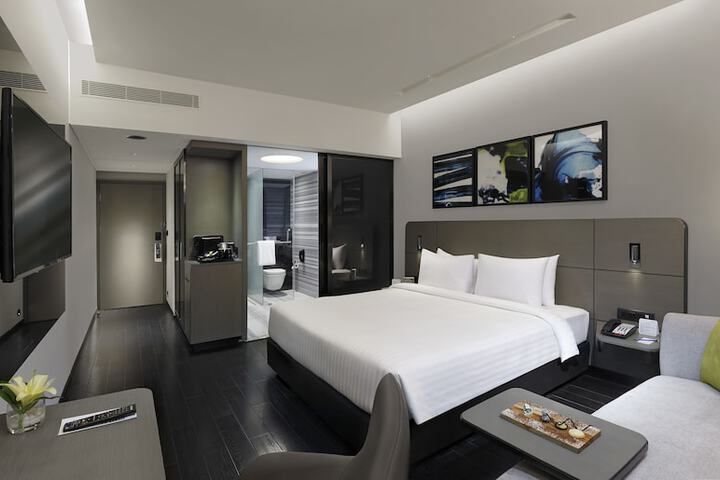 Room 5 of 68