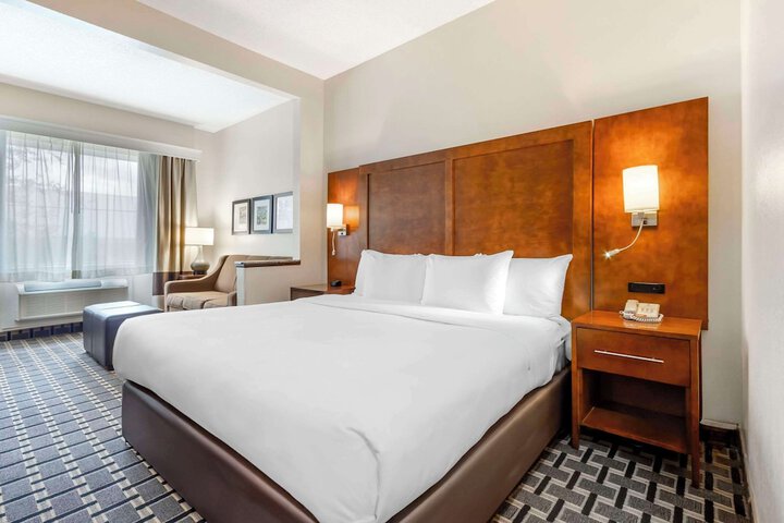 1 King Bed (9 of 9)