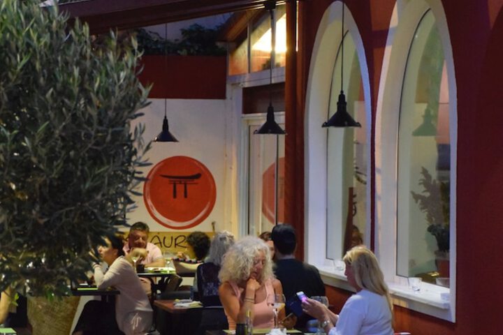 Dining 20 of 36