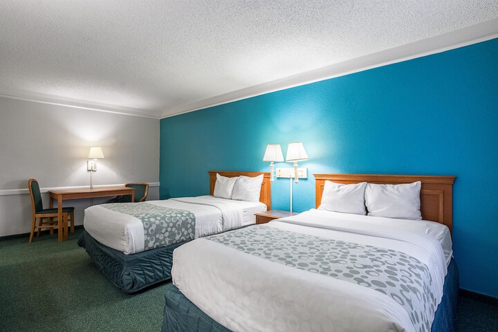Standard Room, King or Two Doubles (11 of 11)