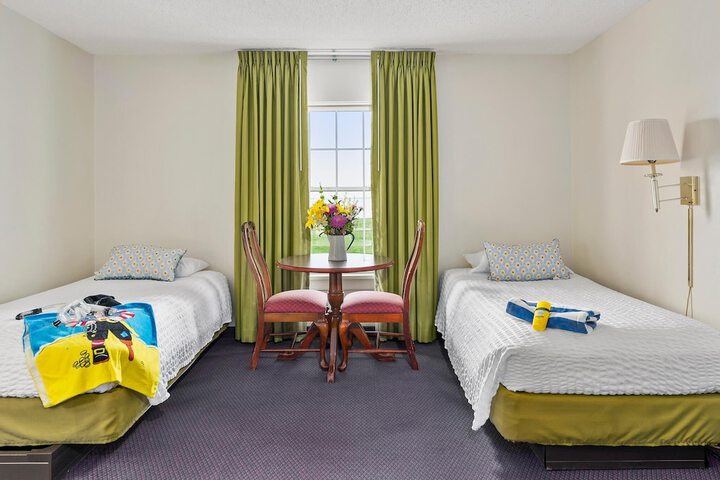 Room 5 of 17