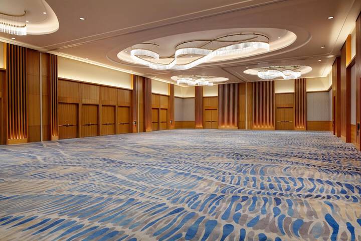Room 203 of 243
