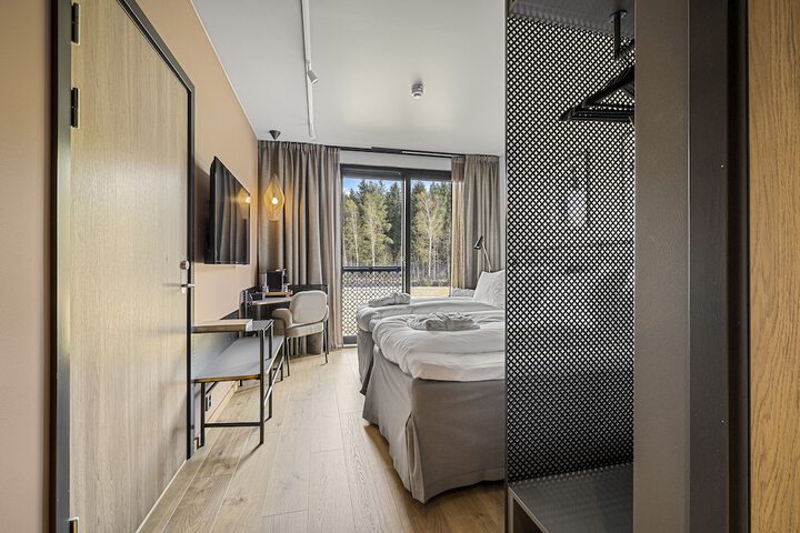 Room 35 of 234