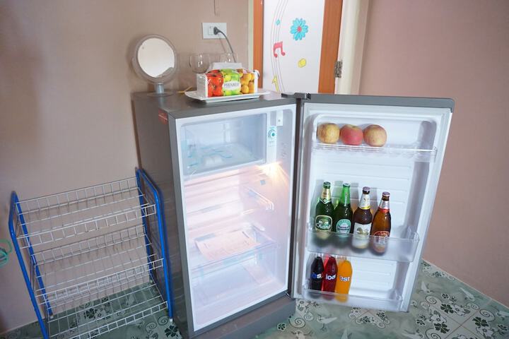 Room 6 of 16