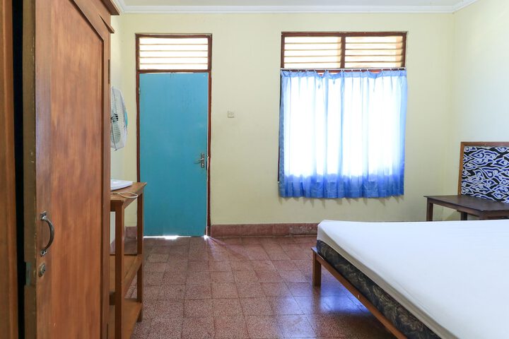Room 6 of 24