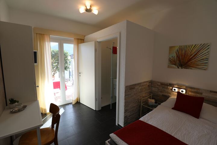 Room 29 of 60