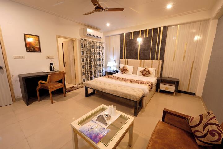 Room 14 of 19