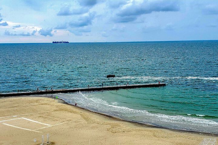 Beach 23 of 34