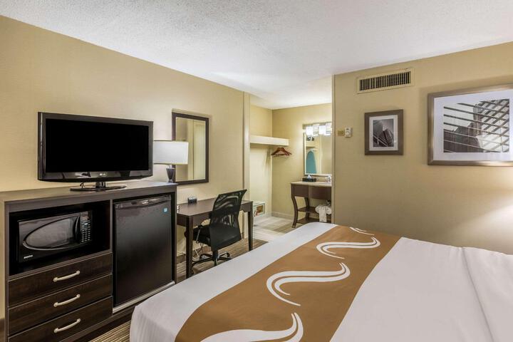 1 King Bed Accessible (12 of 15)