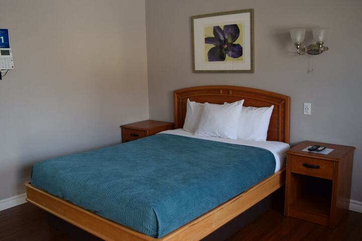 Room 25 of 42