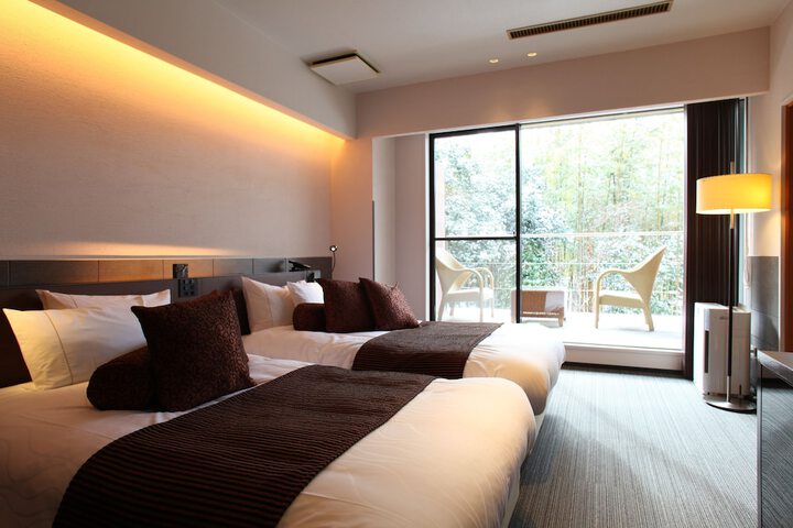 Room 4 of 72