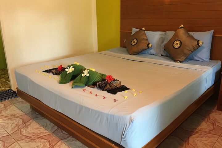 Room 6 of 145