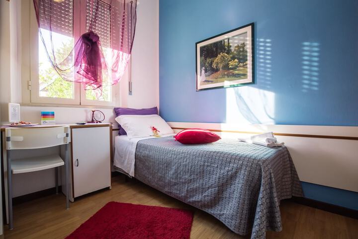 Room 12 of 43