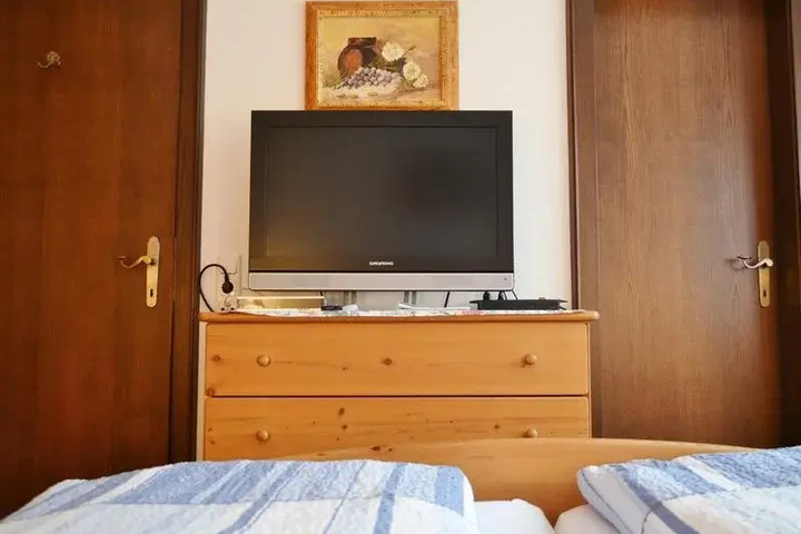 Room 3 of 19
