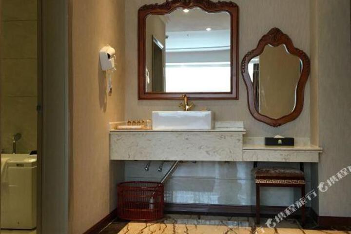 Meitan Wanhuayuan Hot Spring Hotel