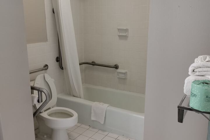 Room 158 of 190