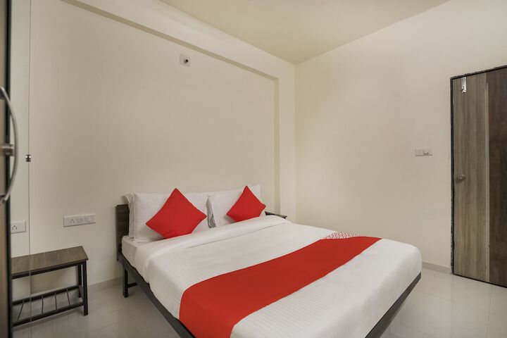 Room 9 of 21