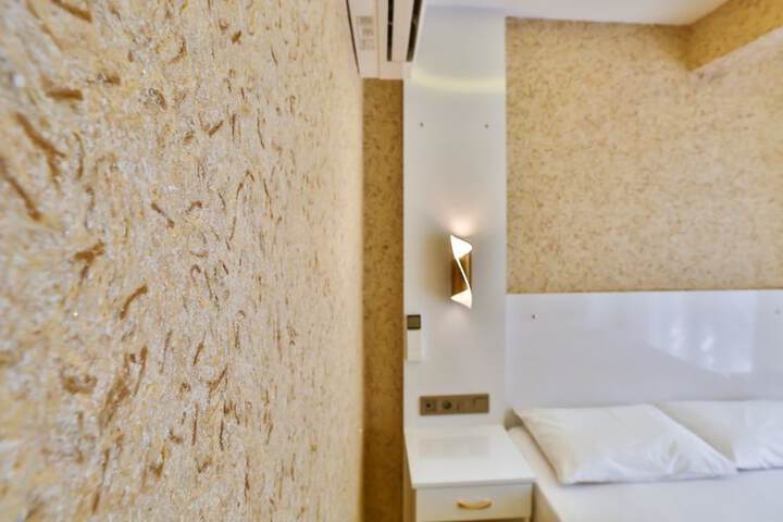 Room 9 of 26